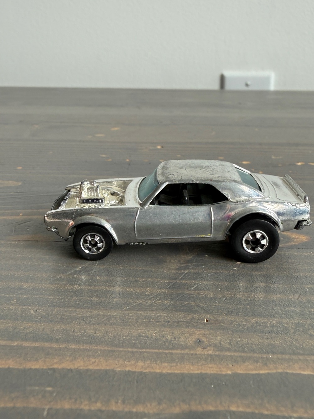 Vintage metal Hot Wheels
1969 Heavy Chevy Camaro